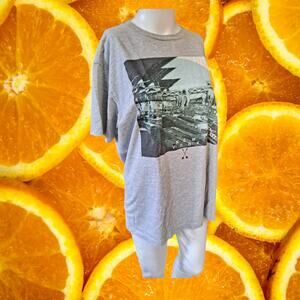 Univibe Gray New York with NYC Image Tee‎ Shirt Size Large
